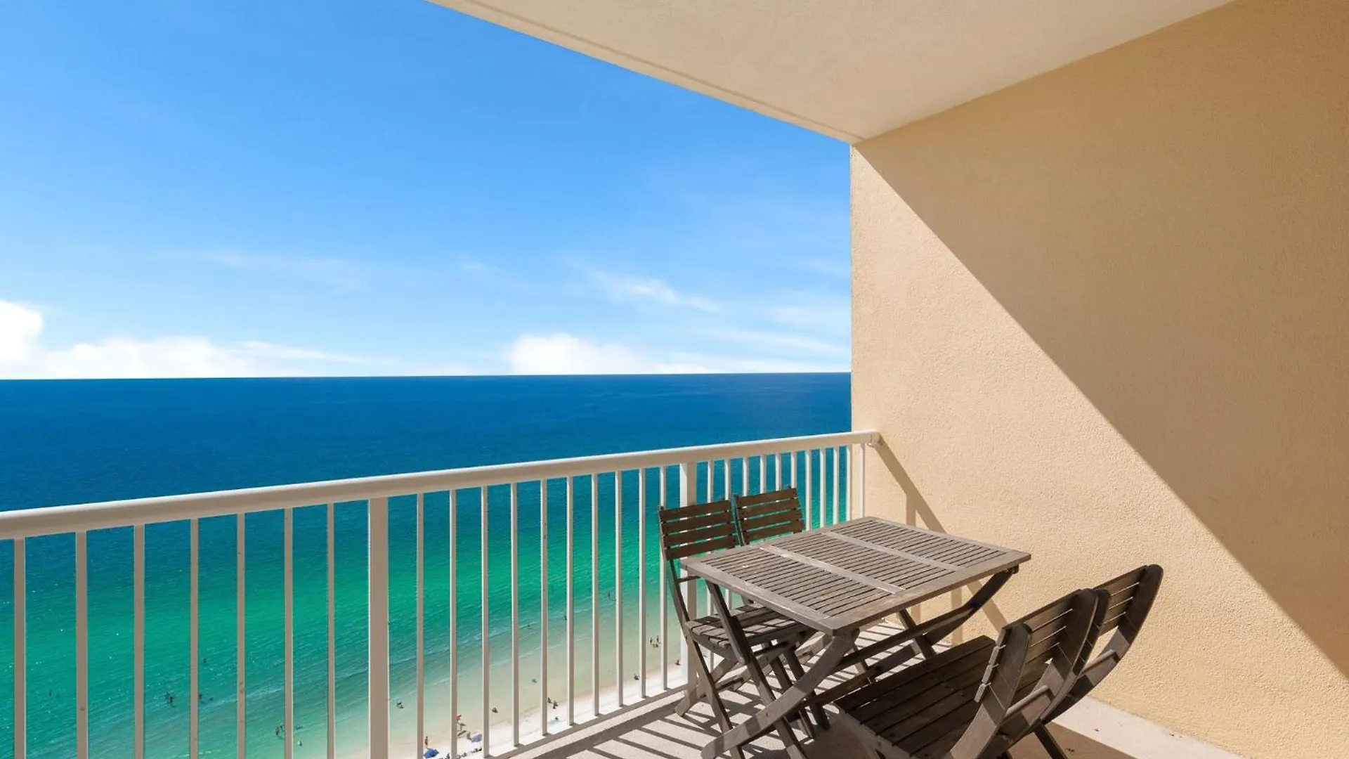 Beachfront Retreat! Family Friendly 1Bd Getaway! By Dolce Vita Getaways Pcb! Panama City Beach