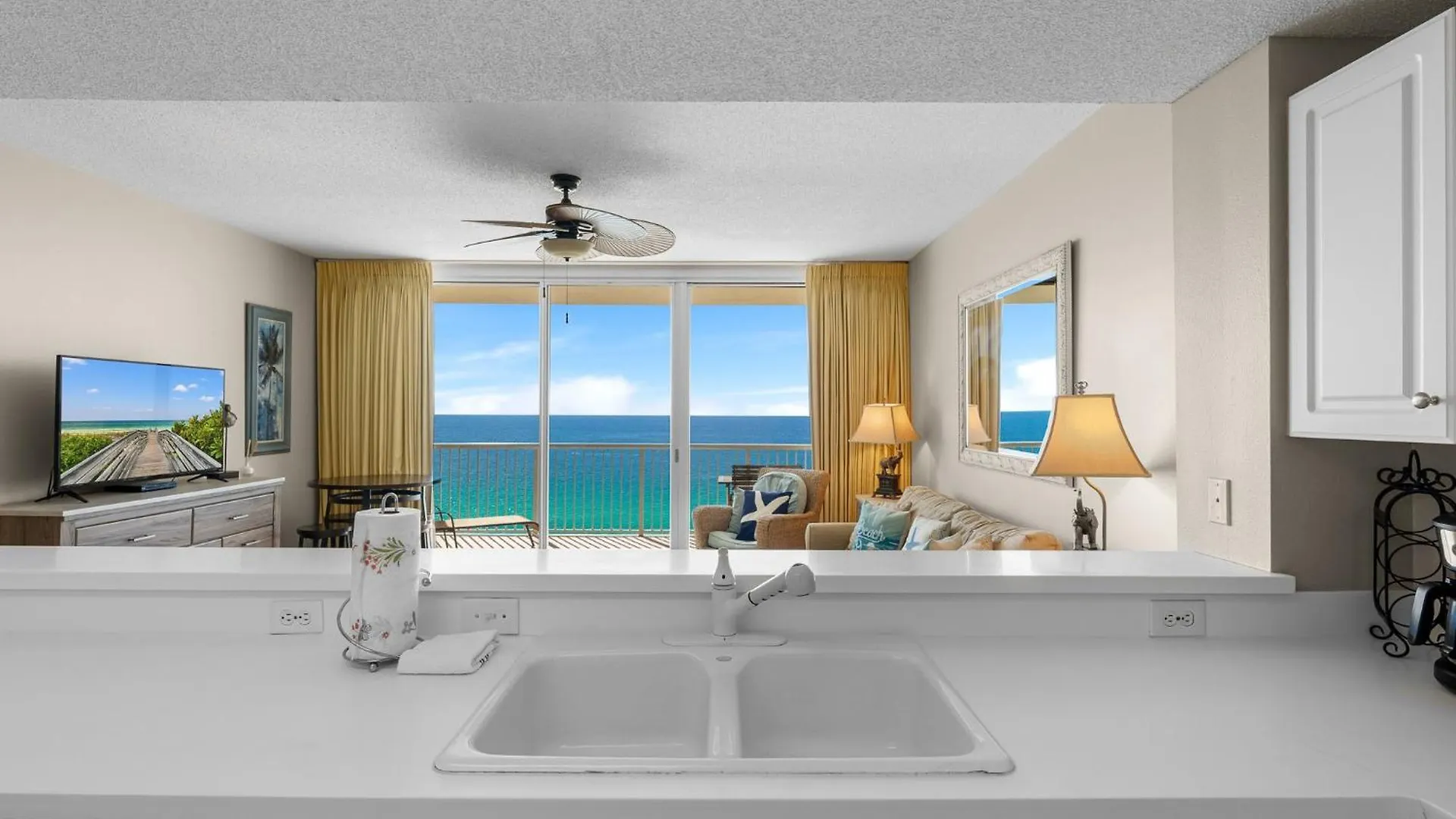 Beachfront Retreat! Family Friendly 1Bd Getaway! By Dolce Vita Getaways Pcb! Panama City Beach United States
